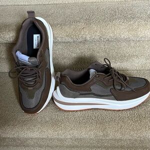 Steve Madden Men’s Tennis Shoes, size 9, brown, NWOT